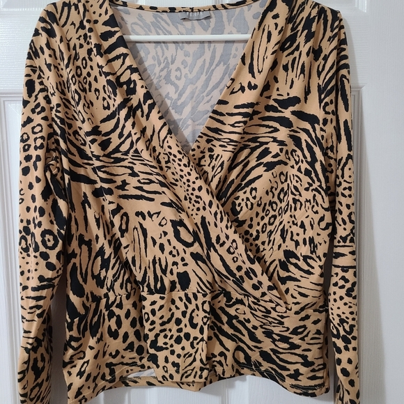 Animal Print Top Kenar - Picture 2 of 3